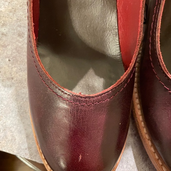 FREE BIRD by STEVEN GORGEOUS wine color with etched leather back PRISTINE - Picture 7 of 7